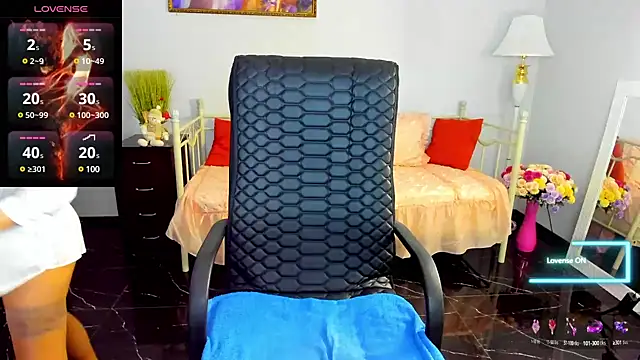 Snapshot of Julia_Dean chatting on 01-16-25, 01:04 Julia Dean online show from 01-16-25, 01:04