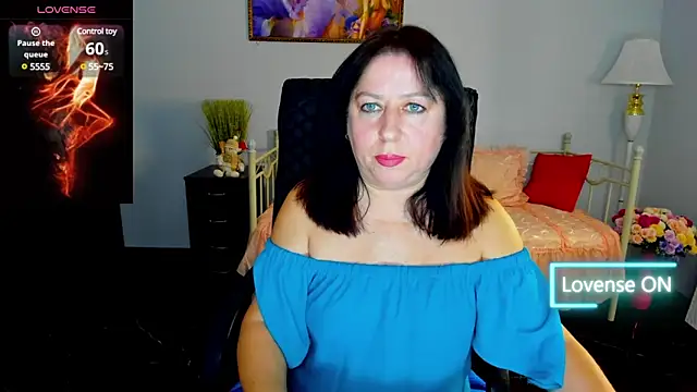 Snapshot of Julia_Dean chatting on 01-17-25, 01:03 Julia Dean online show from 01-17-25, 01:03