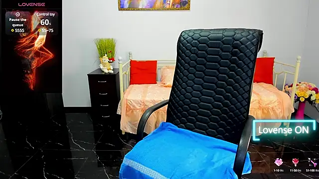 Snapshot of Julia_Dean chatting on 02-24-25, 02:04 Julia Dean online show from 02-24-25, 02:04