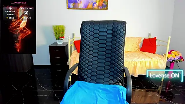 Snapshot of Julia_Dean chatting on 03-18-25, 04:37 Julia Dean online show from 03-18-25, 04:37