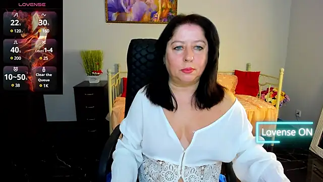 Snapshot of Julia_Dean chatting on 03-20-25, 12:53 Julia Dean online show from 03-20-25, 12:53