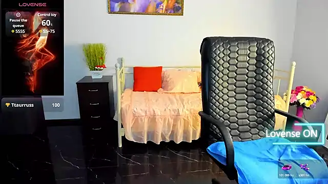 Snapshot of Julia_Dean chatting on 03-22-25, 04:15 Julia Dean online show from 03-22-25, 04:15