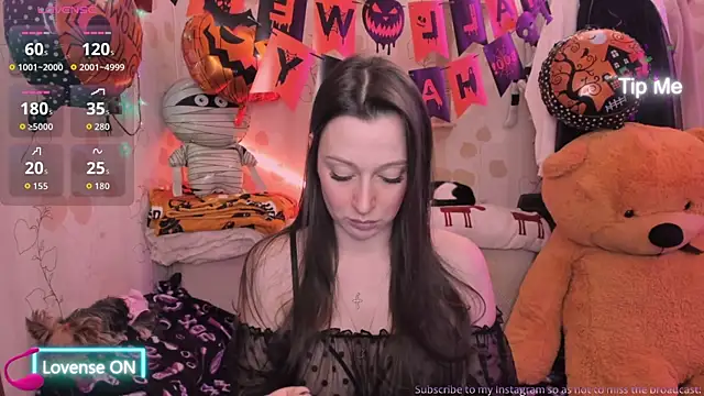 Snapshot of Lilly_Black88888 chatting on 10-18-25, 06:30 Lilly Black88888 online show from 10-18-25, 06:30