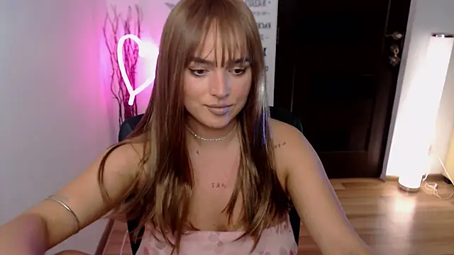 ChloeJewel1 online show from 12-01-25, 12:32