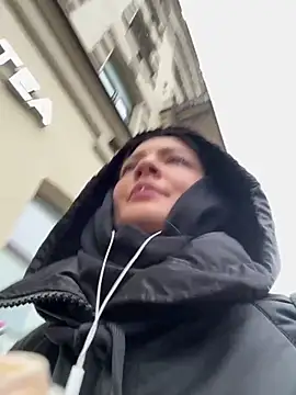 BabeRainbow online show from 11-07-25, 10:37