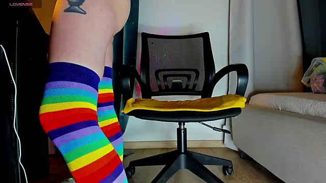 Snapshot of HunnyWifey chatting on 11-23-25, 08:52 HunnyWifey online show from 11-23-25, 08:52