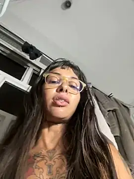 Snapshot of Nikatsu chatting on 02-02-25, 10:28 Nikatsu online show from 02-02-25, 10:28