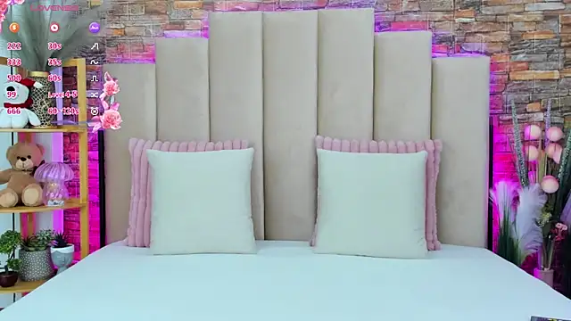 Snapshot of Brianna_Wilson chatting on 11-06-25, 06:09 Brianna Wilson online show from 11-06-25, 06:09