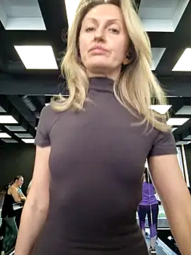 Snapshot of Miss____Mia_ chatting on 02-26-25, 12:03 Miss Mia online show from 02-26-25, 12:03