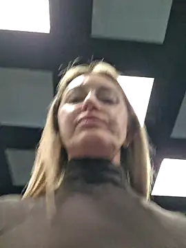 Miss    Mia  online show from 01-19-26, 12:20