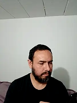 Snapshot of ElSunEagle chatting on 11-02-25, 04:37 ElSunEagle online show from 11-02-25, 04:37