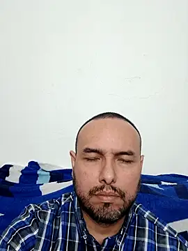 Snapshot of ElSunEagle chatting on 11-21-25, 03:38 ElSunEagle online show from 11-21-25, 03:38