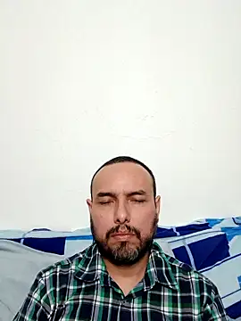 Snapshot of ElSunEagle chatting on 12-03-25, 03:47 ElSunEagle online show from 12-03-25, 03:47