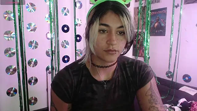 Snapshot of abril666 chatting on 09-29-25, 04:12 abril666 online show from 09-29-25, 04:12