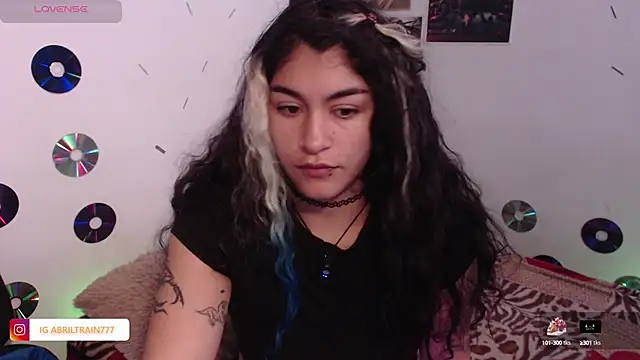 Snapshot of abril666 chatting on 10-15-25, 03:45 abril666 online show from 10-15-25, 03:45