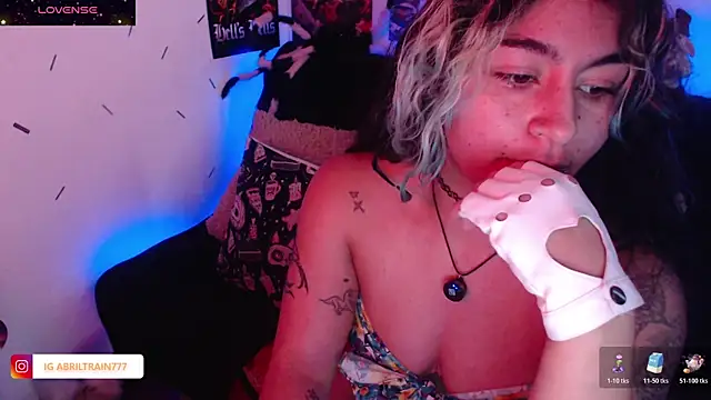 Snapshot of abril666 chatting on 10-28-25, 05:37 abril666 online show from 10-28-25, 05:37