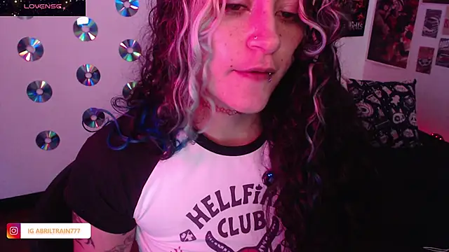 Snapshot of abril666 chatting on 11-12-25, 05:02 abril666 online show from 11-12-25, 05:02