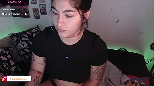 Snapshot of abril666 chatting on 11-19-25, 04:07 abril666 online show from 11-19-25, 04:07