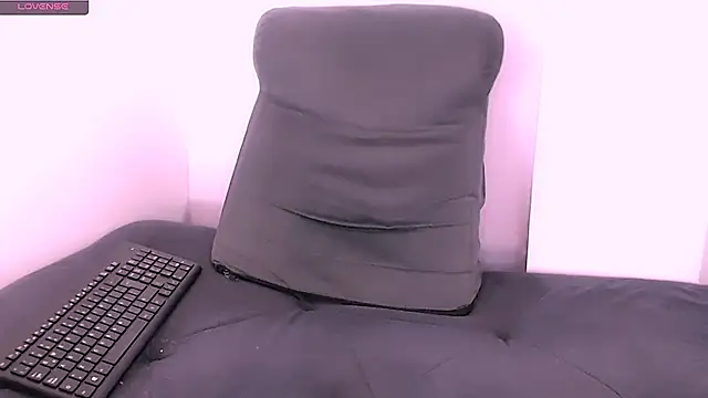 sofi-rojas1 online show from 04-01-26, 06:58