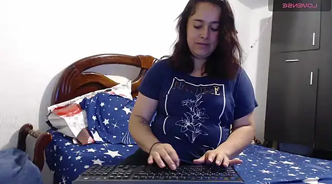 Snapshot of MagicStephany_ chatting on 03-05-25, 12:33 MagicStephany online show from 03-05-25, 12:33