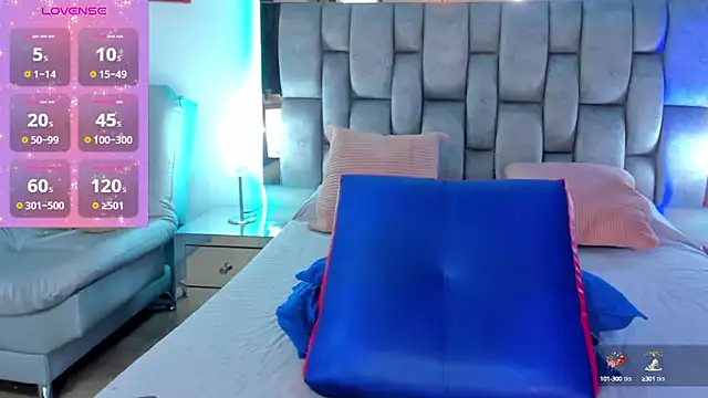 Snapshot of Abbye_blue01 chatting on 12-06-24, 03:19 Abbye blue01 online show from 12-06-24, 03:19