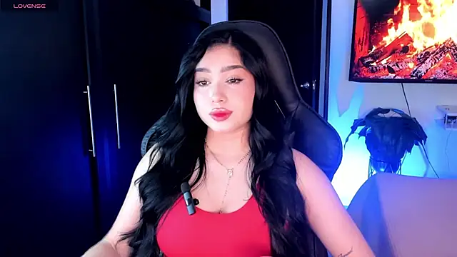 Snapshot of Abbye_blue01 chatting on 05-28-26, 11:24 Abbye blue01 online show from 05-28-26, 11:24