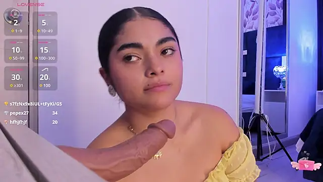 Snapshot of GiselOrtiz chatting on 02-06-25, 02:48 GiselOrtiz online show from 02-06-25, 02:48