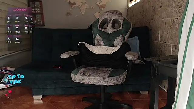 Snapshot of rogert_xx chatting on 09-23-25, 12:57 rogert xx online show from 09-23-25, 12:57