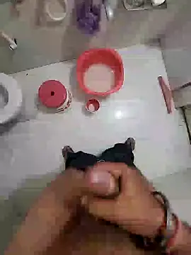 Snapshot of parank2021 chatting on 02-04-25, 12:00 parank2021 online show from 02-04-25, 12:00