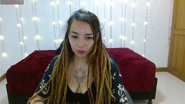 Snapshot of Natalia_Sativa716 chatting on 02-22-25, 12:38 Natalia Sativa716 online show from 02-22-25, 12:38