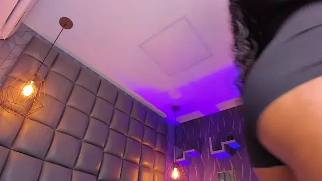 Snapshot of megan_woll chatting on 09-22-25, 08:22 megan woll online show from 09-22-25, 08:22