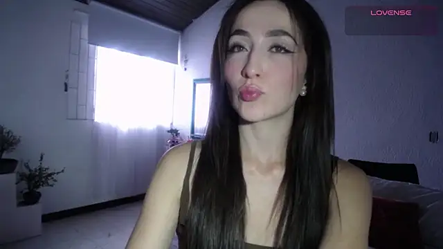 Snapshot of _Lalaa chatting on 06-27-26, 05:18 Lalaa online show from 06-27-26, 05:18