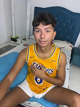 Leonarrrd 01 online show from 09-23-25, 04:04