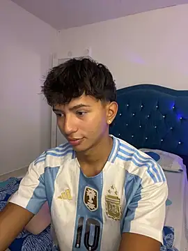 Leonarrrd 01 online show from 10-11-25, 10:30