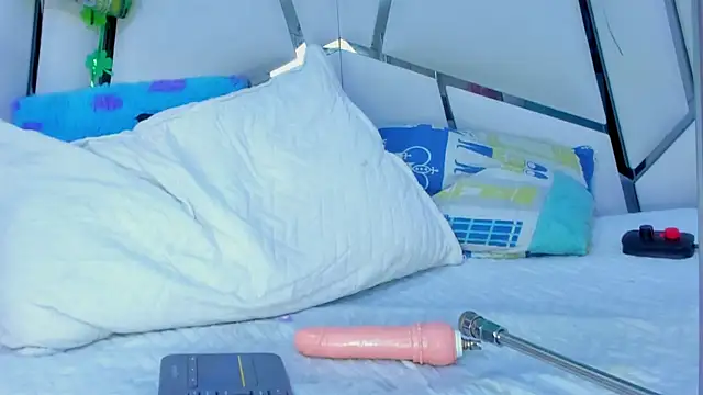  aurora18  online show from 03-21-25, 03:12