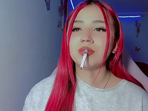 Snapshot of madisonx17 chatting on 10-22-25, 10:42 madisonx17 online show from 10-22-25, 10:42