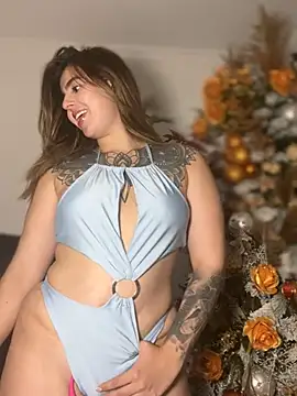 Snapshot of ValerieHilton chatting on 01-03-25, 11:55 ValerieHilton online show from 01-03-25, 11:55