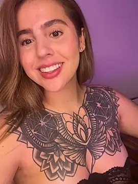 Snapshot of ValerieHilton chatting on 01-09-25, 01:08 ValerieHilton online show from 01-09-25, 01:08