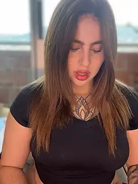 Snapshot of ValerieHilton chatting on 01-28-25, 10:12 ValerieHilton online show from 01-28-25, 10:12