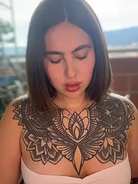 Snapshot of ValerieHilton chatting on 01-31-25, 09:59 ValerieHilton online show from 01-31-25, 09:59