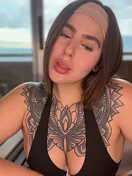 Snapshot of ValerieHilton chatting on 02-03-25, 10:21 ValerieHilton online show from 02-03-25, 10:21