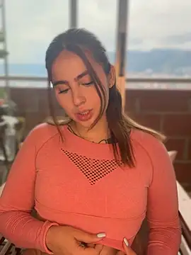 Snapshot of ValerieHilton chatting on 02-11-25, 10:18 ValerieHilton online show from 02-11-25, 10:18