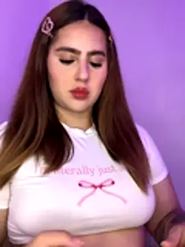 Snapshot of ValerieHilton chatting on 12-13-25, 10:48 ValerieHilton online show from 12-13-25, 10:48