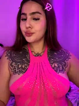 Snapshot of ValerieHilton chatting on 12-14-25, 10:36 ValerieHilton online show from 12-14-25, 10:36