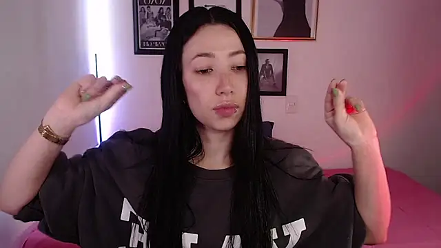 lilyy evanss online show from 01-28-25, 08:47