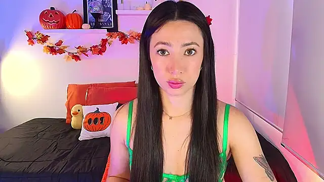 lilyy evanss online show from 10-27-25, 09:19