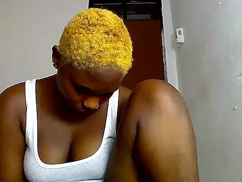 Snapshot of SexyKimberly23 chatting on 10-13-25, 07:19 SexyKimberly23 online show from 10-13-25, 07:19