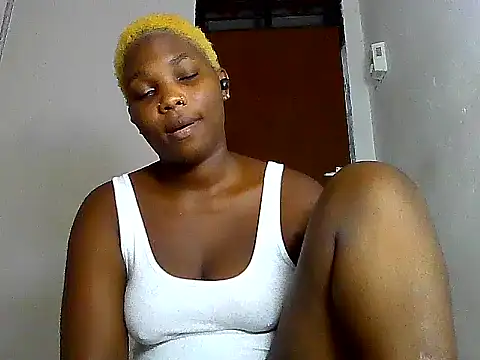 Snapshot of SexyKimberly23 chatting on 10-20-25, 02:39 SexyKimberly23 online show from 10-20-25, 02:39