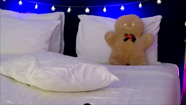 wow Mia online show from 12-25-24, 04:44