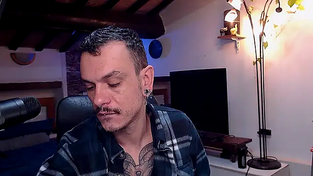 Snapshot of cek_186 chatting on 10-07-25, 06:32 cek 186 online show from 10-07-25, 06:32